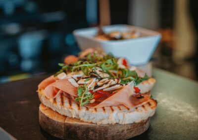 Salades fraîchement préparées chez Ô'Mezzo