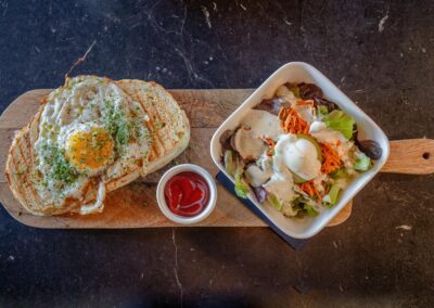Pâtes maison à la pancetta servies chez Ô'Mezzo à Ans